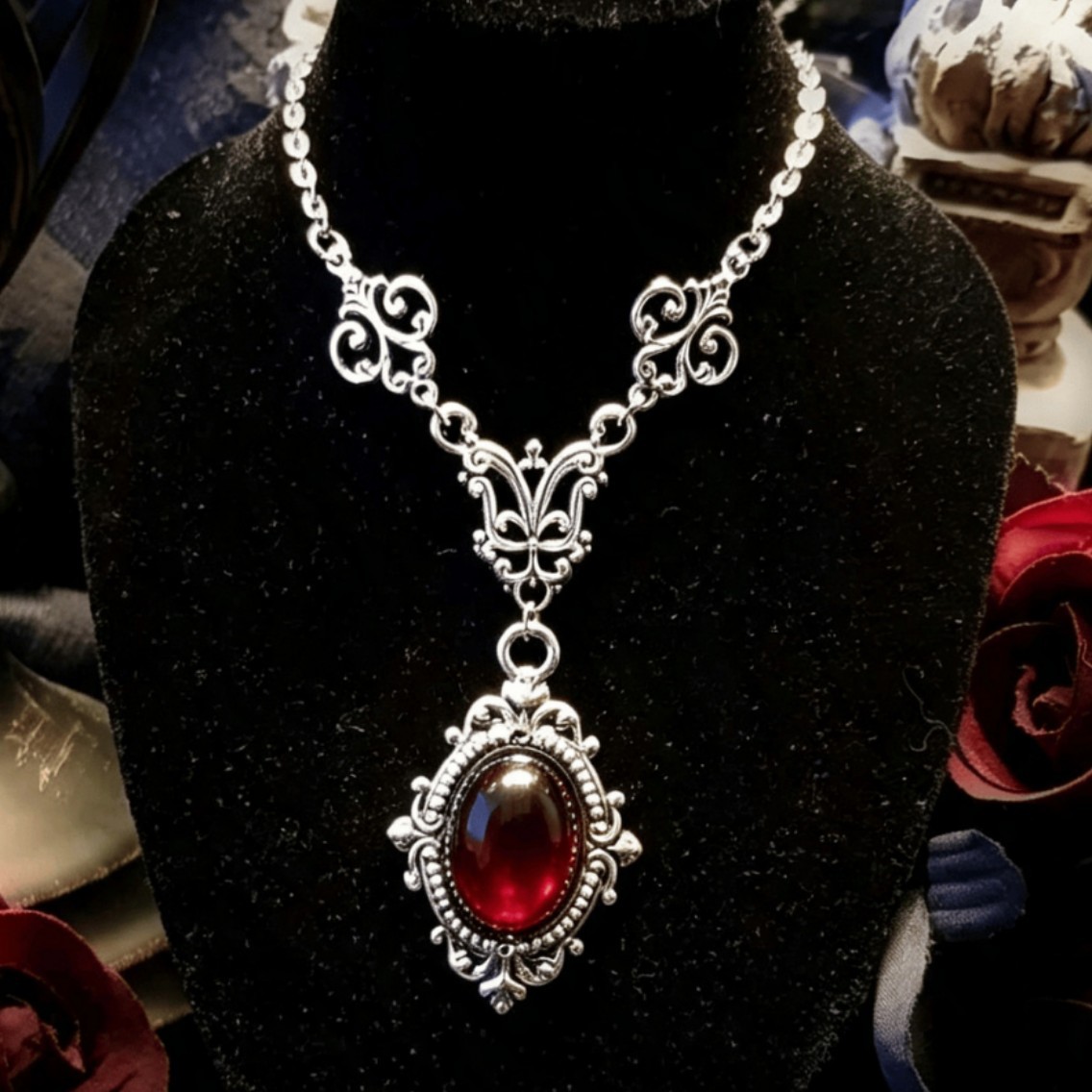 Vampire Cameo Necklace,Blood C - Men'S Victorian Accessories recension och pris