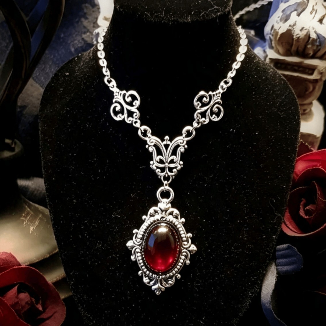 Vampire Cameo Necklace,Blood C - Men'S Victorian Accessories recension och pris