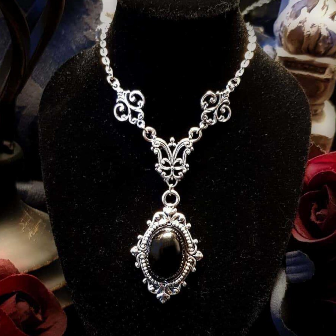 Vampire Cameo Necklace,Blood C - Men'S Victorian Accessories recension och pris