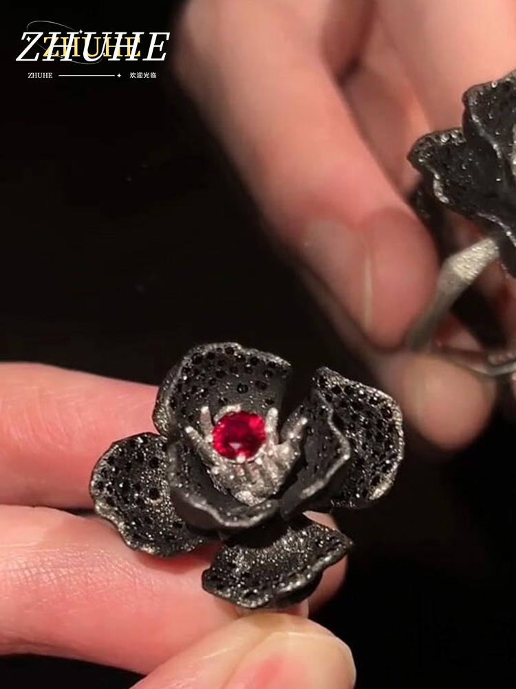 Antique Dark Floral Red Centra - Men'S Victorian Accessories recension och pris
