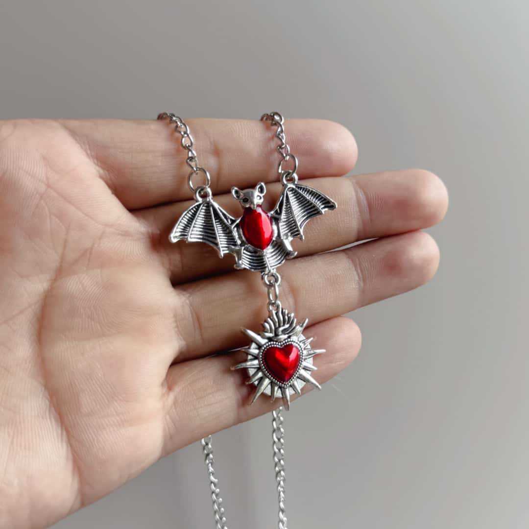 Spike Heart Bat Necklace, Goth - Men'S Victorian Accessories recension och pris